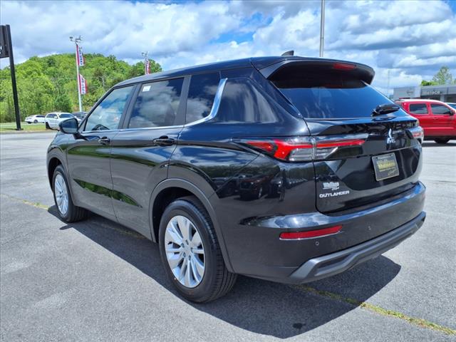 2025 Mitsubishi Outlander ES