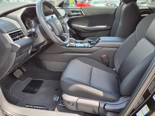 2025 Mitsubishi Outlander ES