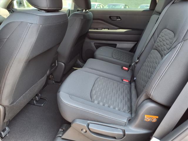 2025 Nissan Pathfinder S