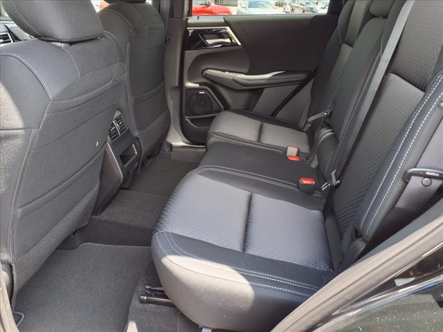 2025 Mitsubishi Outlander ES