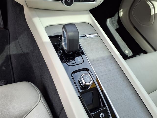 2024 Volvo S60 B5 Plus Dark Theme
