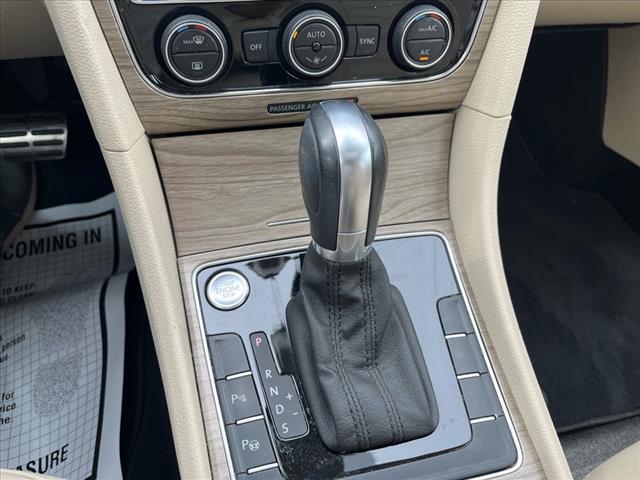 2017 Volkswagen Passat 1.8T SEL Premium