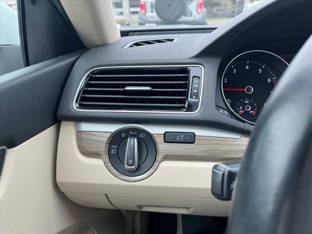 2017 Volkswagen Passat 1.8T SEL Premium