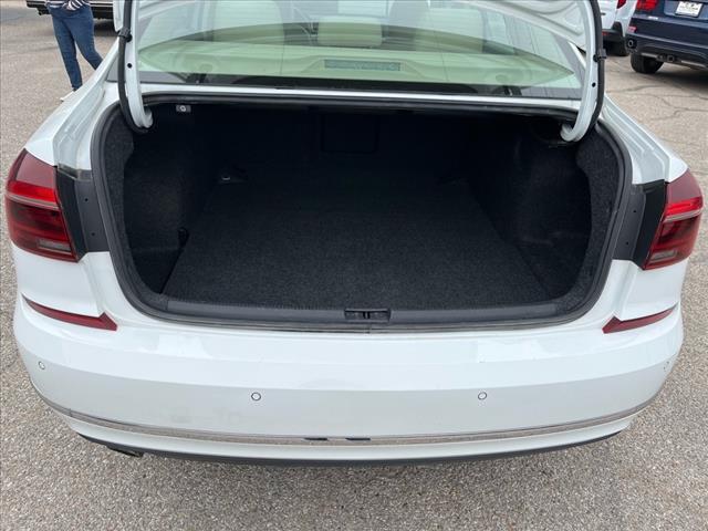 2017 Volkswagen Passat 1.8T SEL Premium