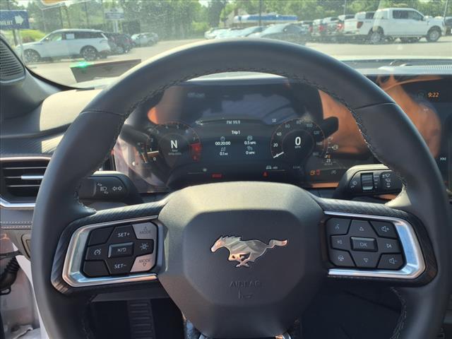 2025 Ford Mustang GT - Photo 10