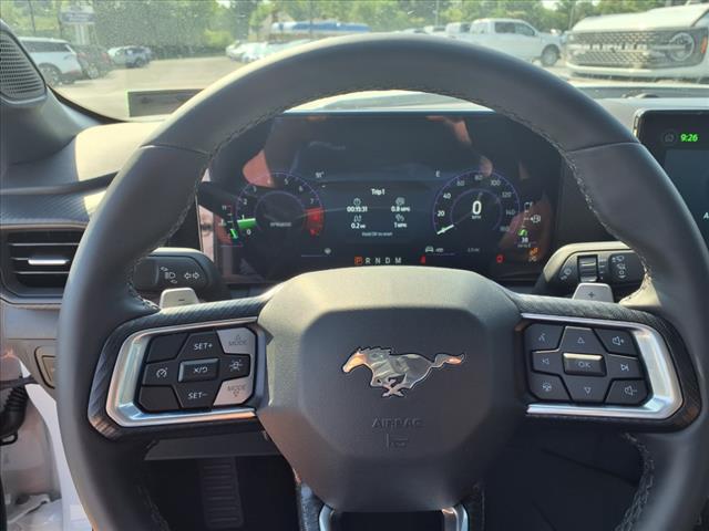2025 Ford Mustang GT - Photo 10