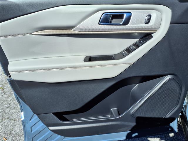 2025 Ford Explorer Active - Photo 10