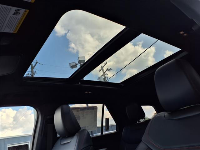 2025 Ford Explorer ST-Line - Photo 10