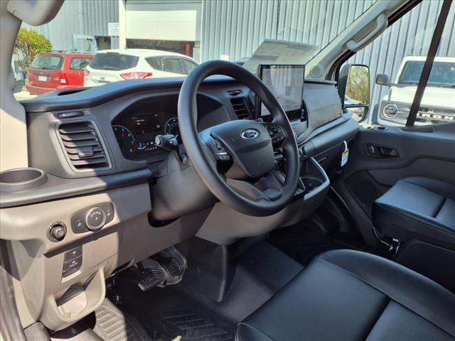 2025 Ford Transit 250 - Photo 10