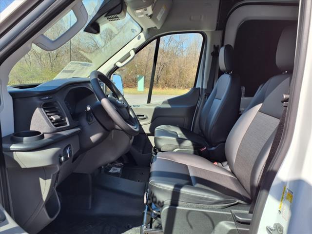 2025 Ford Transit 250 - Photo 10