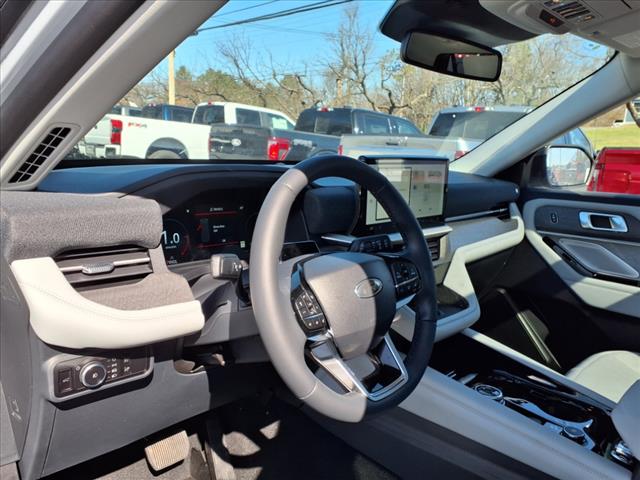 2025 Ford Explorer Platinum - Photo 11