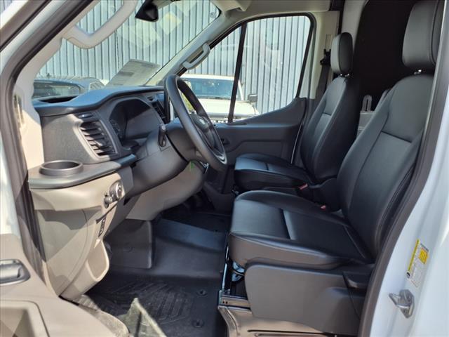 2025 Ford Transit 250 - Photo 11