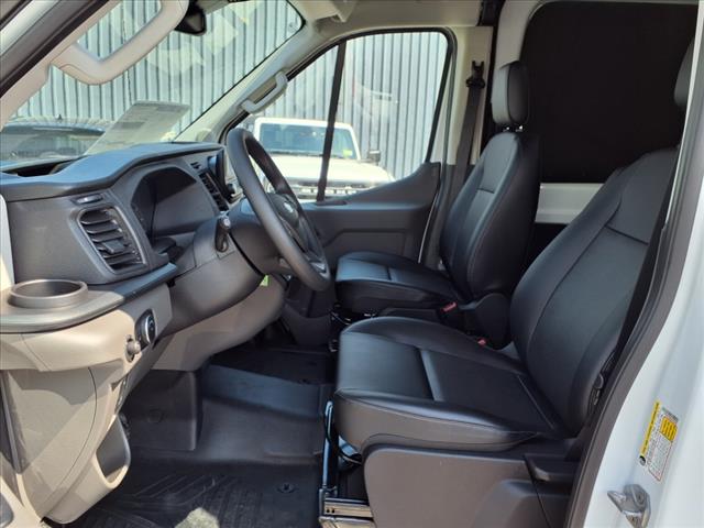 2025 Ford Transit 250 - Photo 11