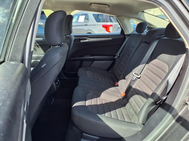 2019 Ford Fusion SE - Photo 11