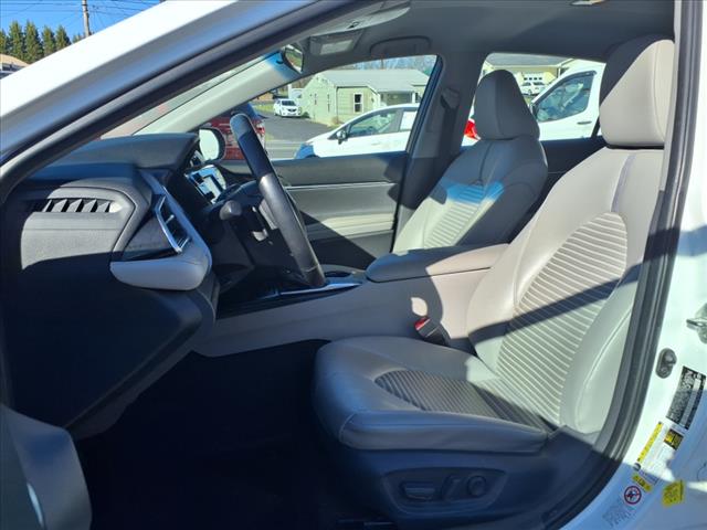 2018 Toyota Camry SE - Photo 11
