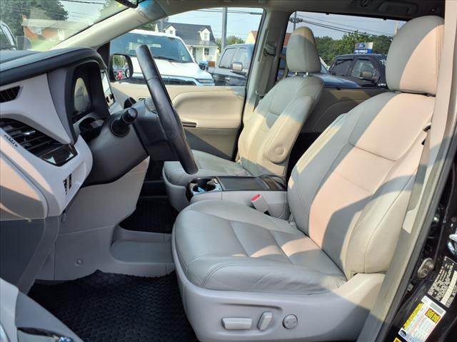 2015 Toyota Sienna XLE 8-Passenger - Photo 11