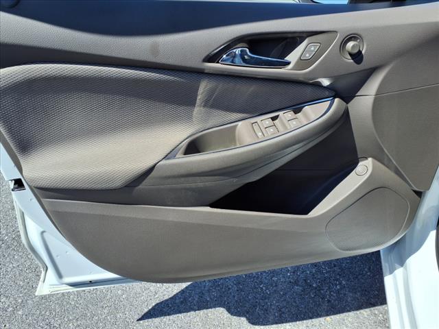2017 Chevrolet Cruze LS Manual - Photo 12