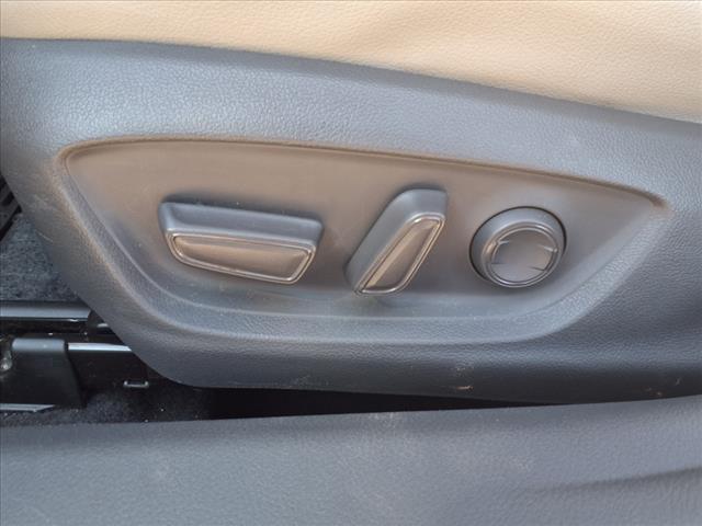 2018 Toyota Camry SE - Photo 12