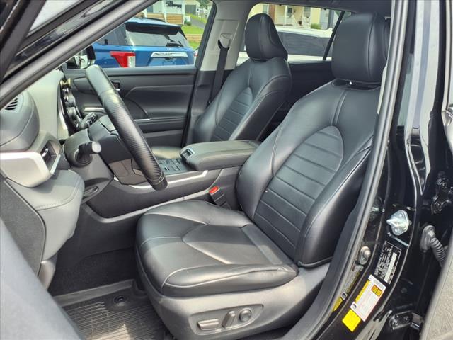 2021 Toyota Highlander XLE - Photo 13