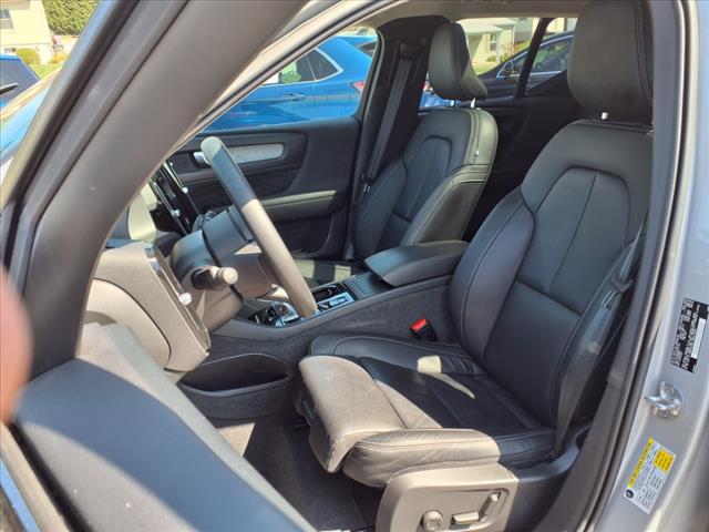 2023 Volvo XC40 B5 Plus Dark Theme - Photo 14