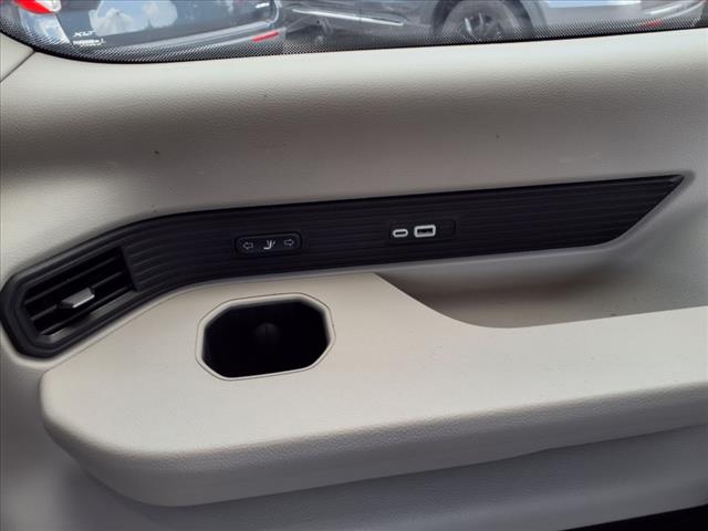 2023 Jeep Wagoneer L Series III - Photo 16