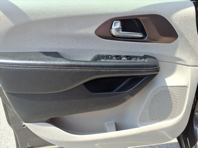 2021 Chrysler Voyager LXi - Photo 16