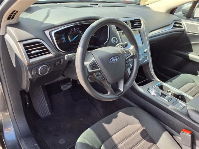 2019 Ford Fusion SE - Photo 16