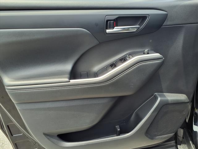 2021 Toyota Highlander XLE - Photo 16