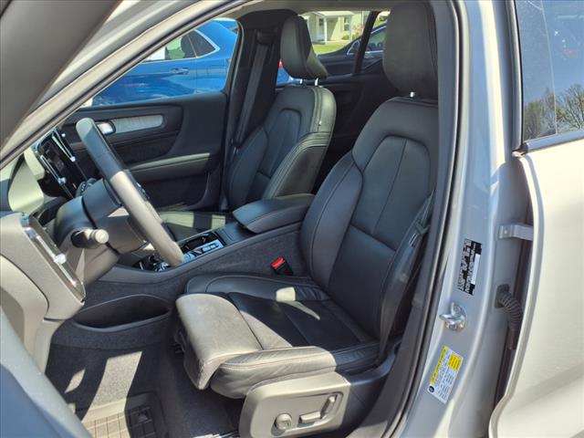2023 Volvo XC40 B5 Plus Dark Theme - Photo 16