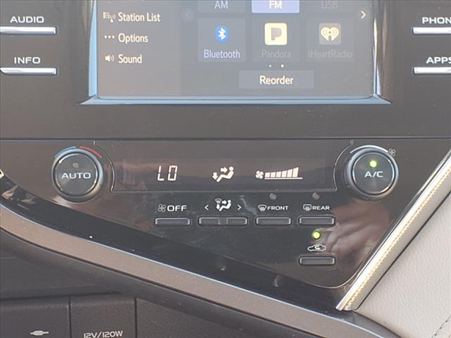 2018 Toyota Camry SE - Photo 18