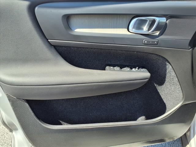 2023 Volvo XC40 B5 Plus Dark Theme - Photo 18