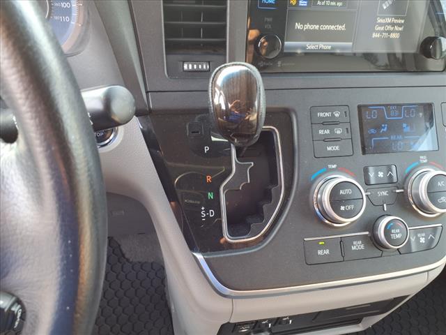 2015 Toyota Sienna XLE 8-Passenger - Photo 23