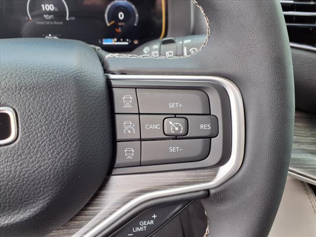 2023 Jeep Wagoneer L Series III - Photo 24