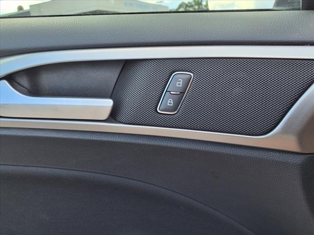 2019 Ford Fusion SE - Photo 27