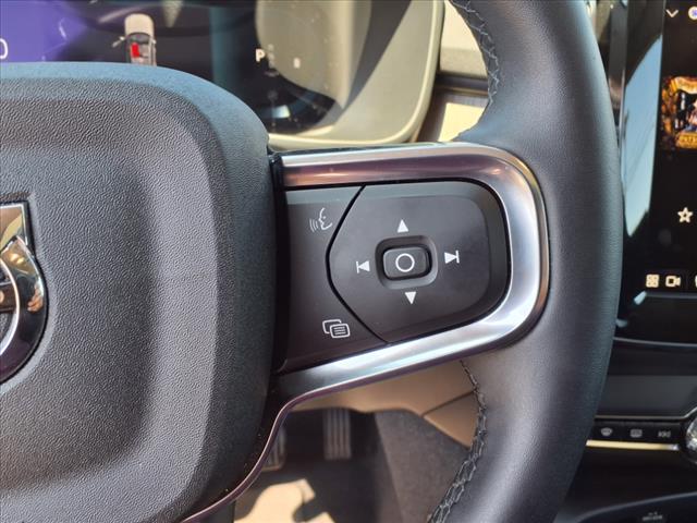 2023 Volvo XC40 B5 Plus Dark Theme - Photo 28