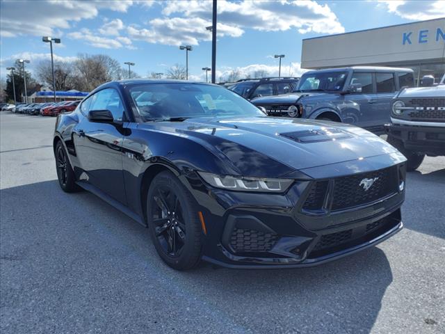 2024 Ford Mustang GT - Photo 2