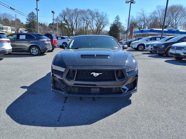 2024 Ford Mustang GT - Photo 2