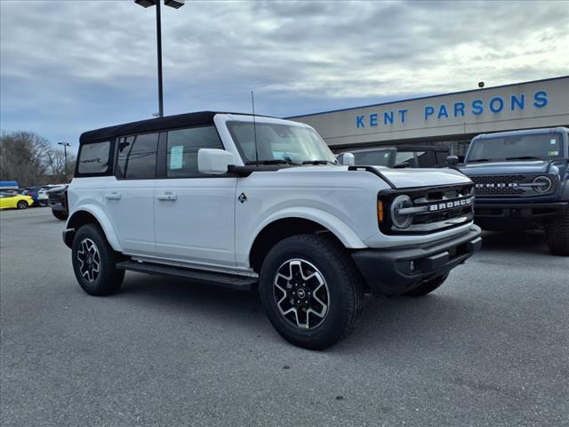 2024 Ford Bronco Outer Banks - Photo 2