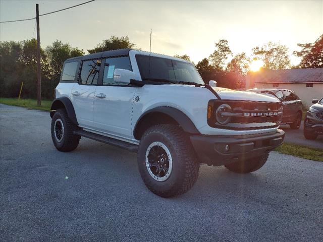 2024 Ford Bronco Outer Banks - Photo 2