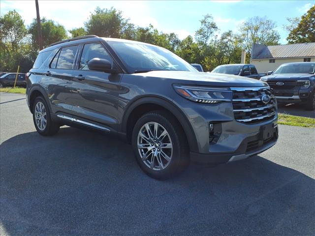 2025 Ford Explorer Active - Photo 2