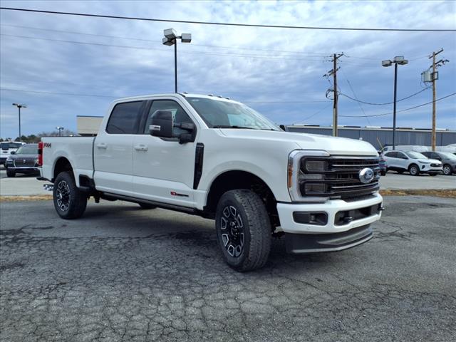 2025 Ford F-250 Super Duty Platinum - Photo 2