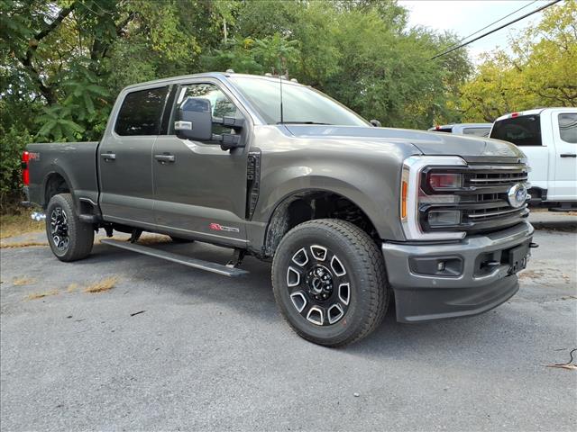 2026 Ford F-250 Super Duty Platinum - Photo 2