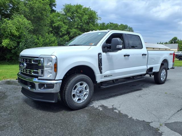 2025 Ford F-350 Super Duty XLT - Photo 2