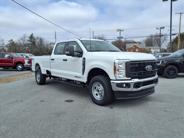 2025 Ford F-350 Super Duty XL - Photo 2