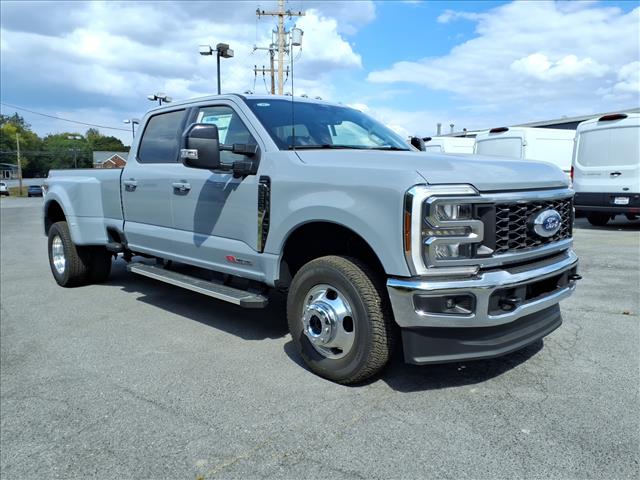 2026 Ford F-350 Super Duty Lariat - Photo 2