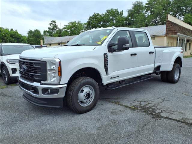 2025 Ford F-350 Super Duty XL - Photo 2