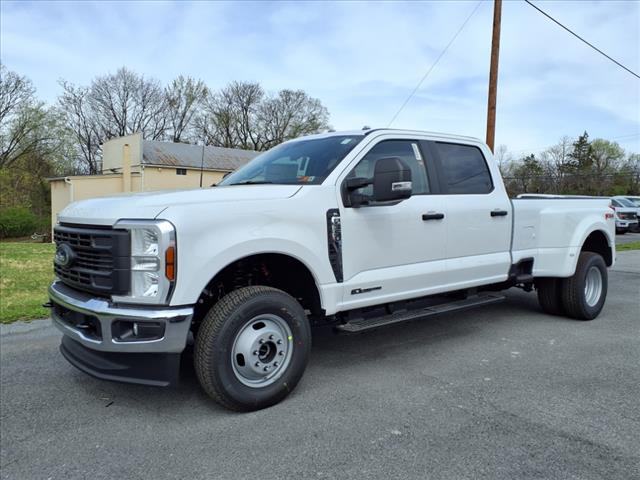 2025 Ford F-350 Super Duty XL - Photo 2