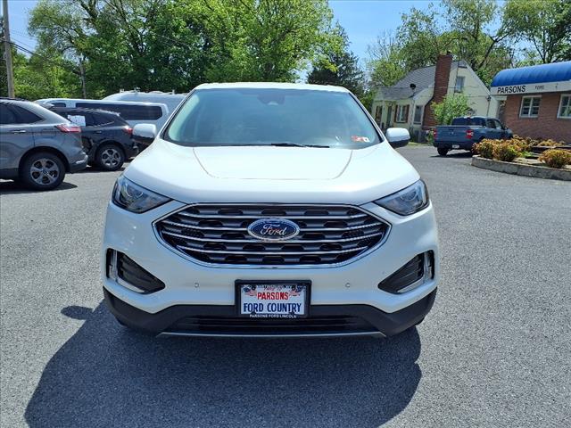 2022 Ford Edge Titanium - Photo 2