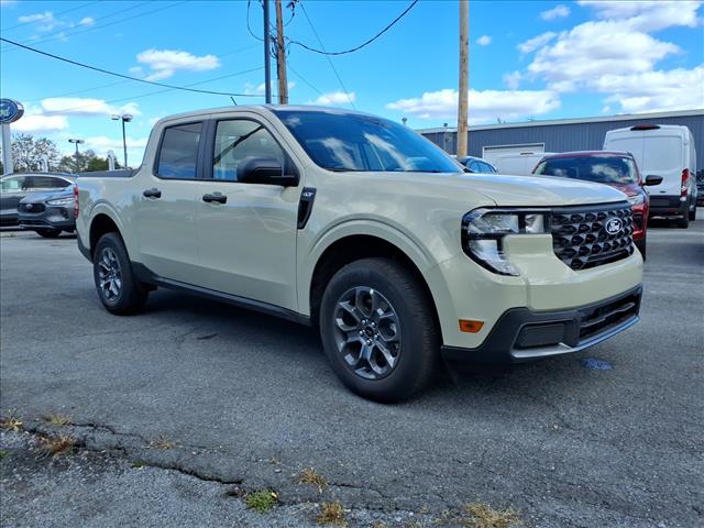 2025 Ford Maverick XLT - Photo 2