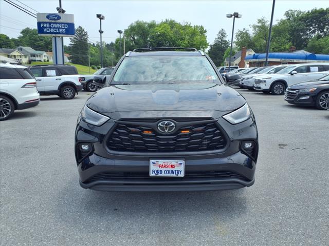 2021 Toyota Highlander XLE - Photo 2